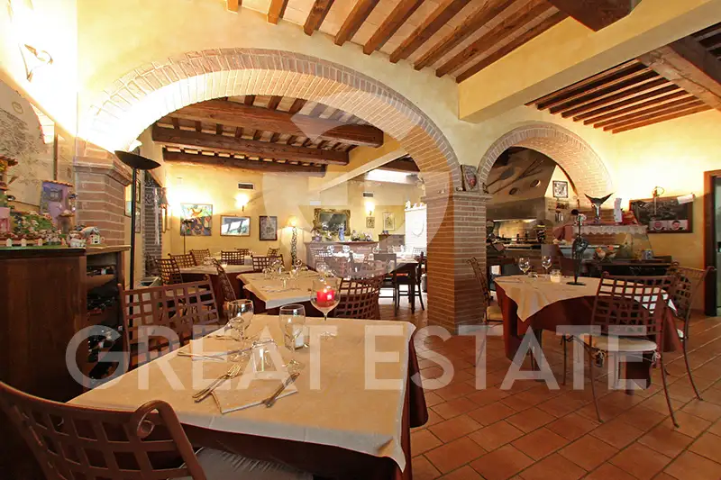Hotels 890m² in Italy, Perugia. Priced at 1790000€ rent photo-13