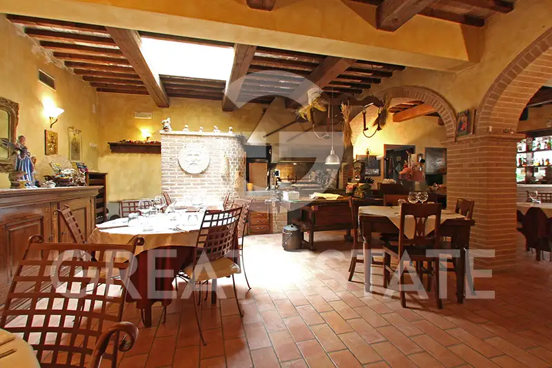 Hotels 890m² in Italy, Perugia. Priced at 1790000€ rent photo-14