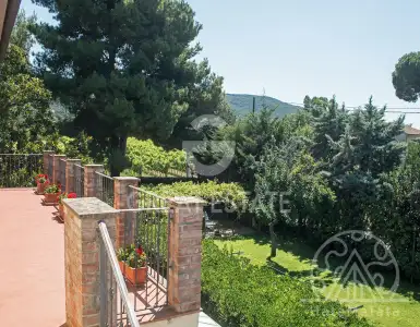 Buy in Italy for 695000€
