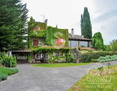 Buy in Italy for 550000€