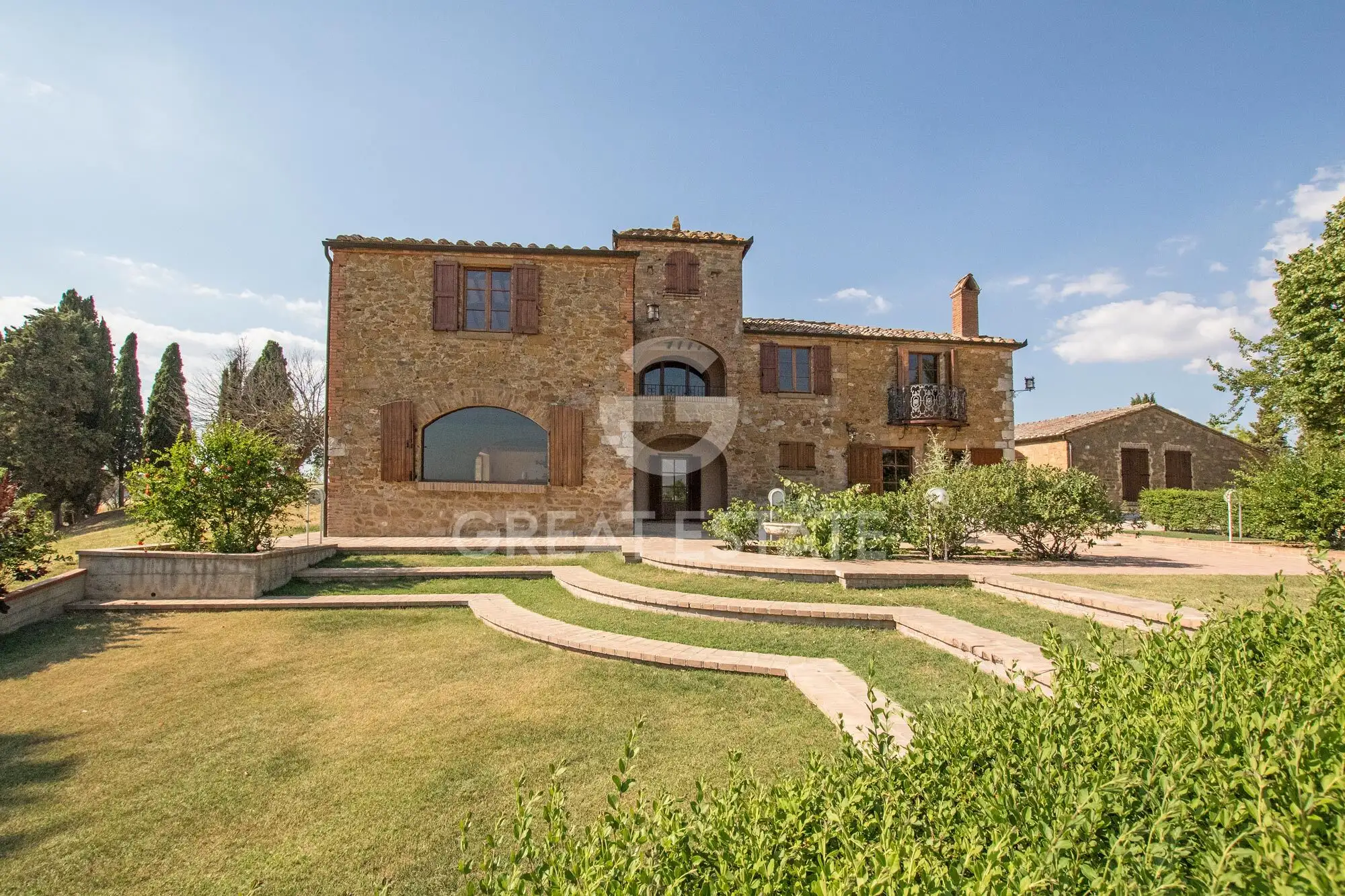 House 870m² in Italy, Siena. Priced at 2950000€ rent photo-5