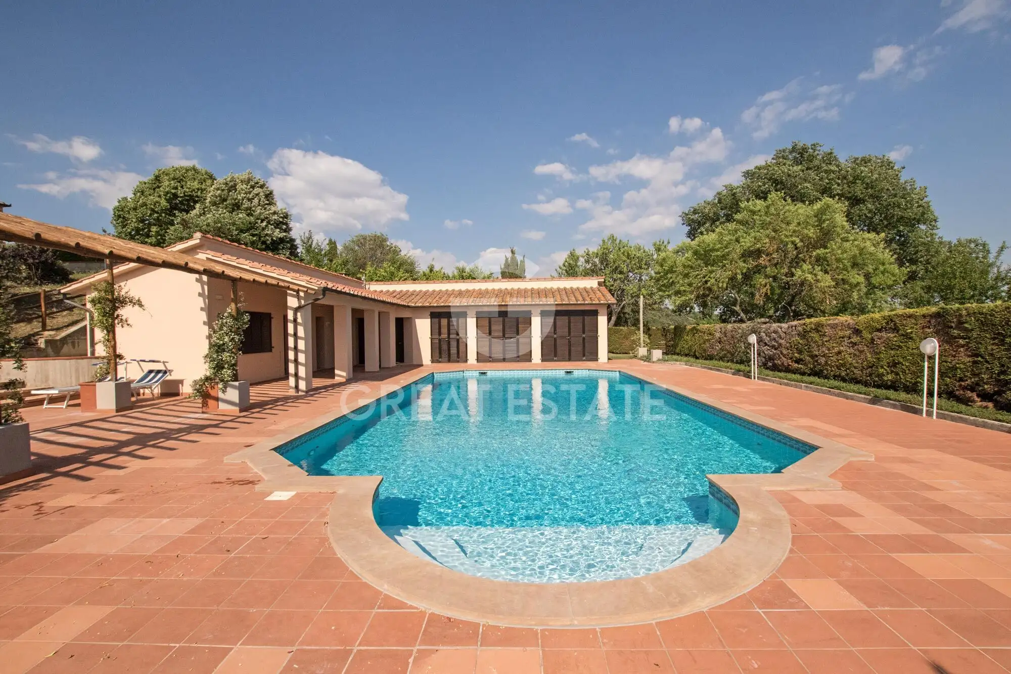House 870m² in Italy, Siena. Priced at 2950000€ rent photo-7