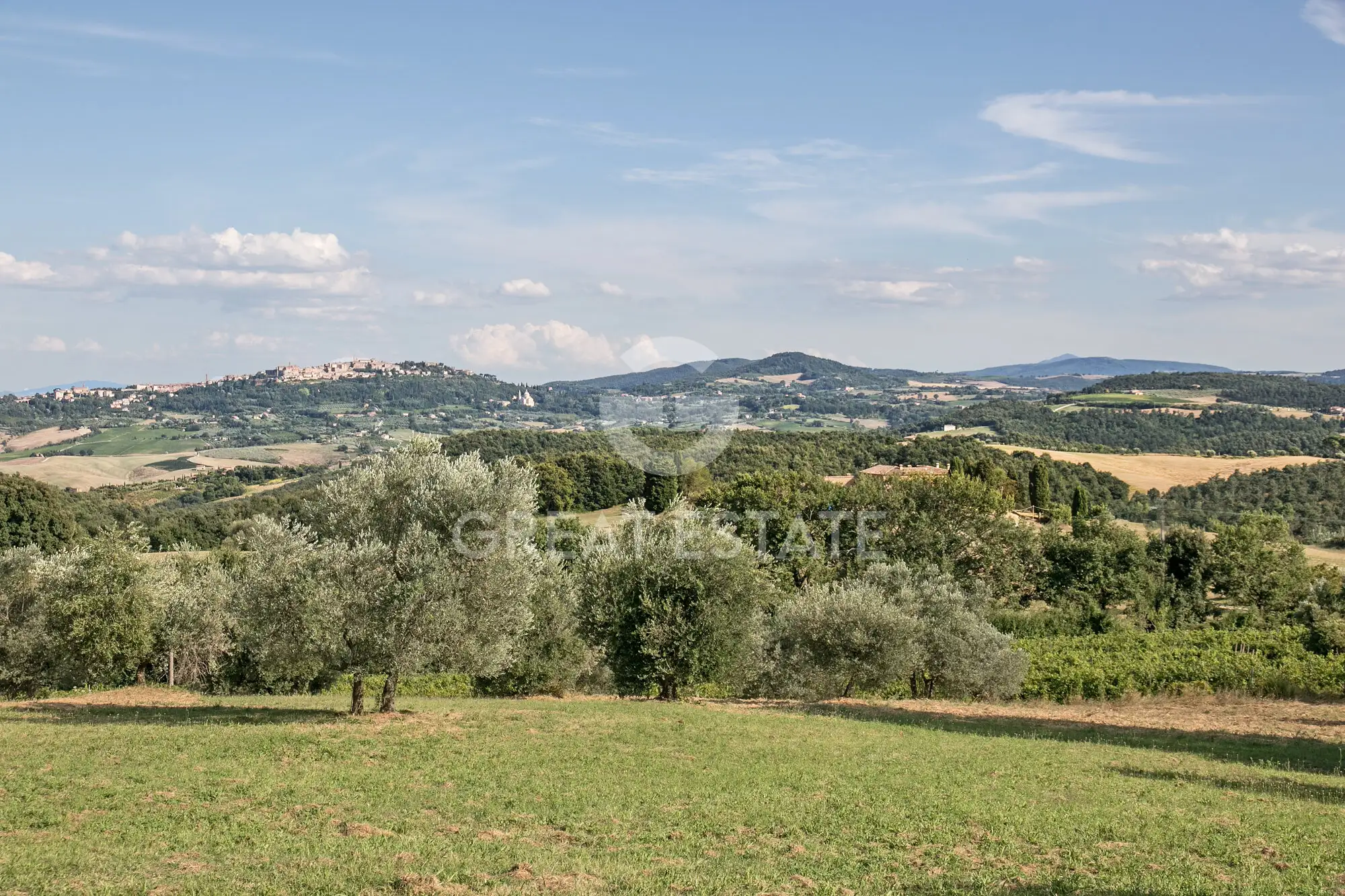 House 870m² in Italy, Siena. Priced at 2950000€ rent photo-15