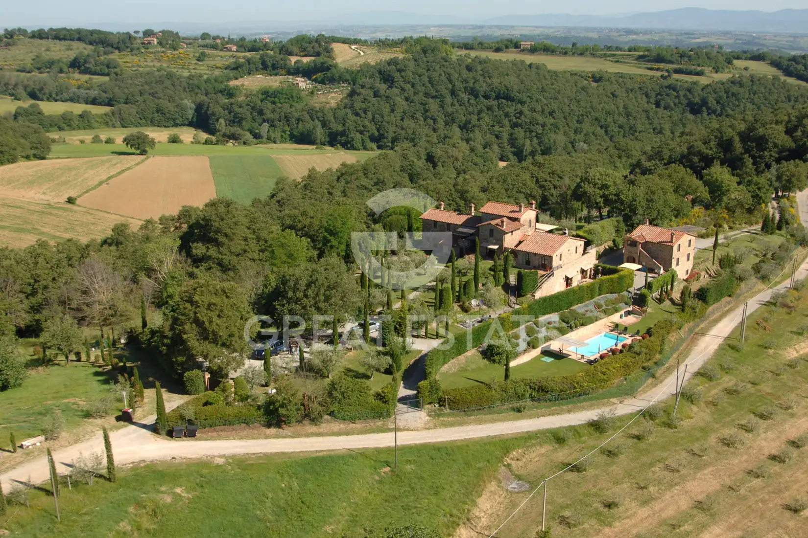 House 605m² in Italy, Perugia. Priced at 2300000€ rent photo-10