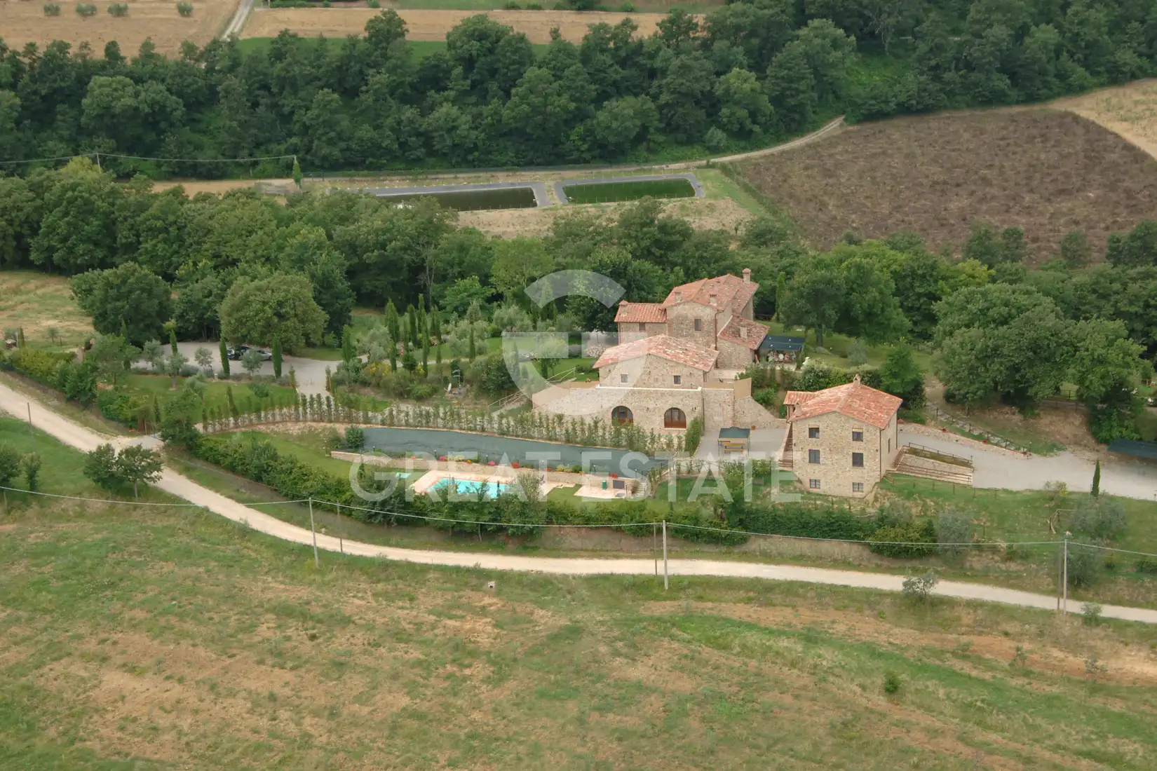 House 605m² in Italy, Perugia. Priced at 2300000€ rent photo-6