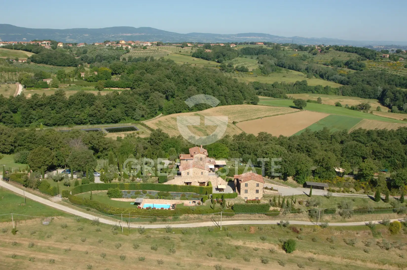 House 605m² in Italy, Perugia. Priced at 2300000€ rent photo-4