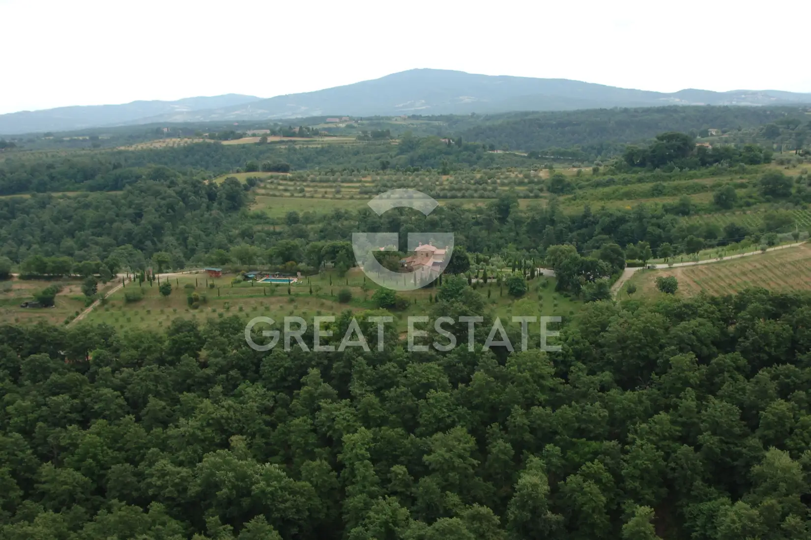 House 605m² in Italy, Perugia. Priced at 2300000€ rent photo-9