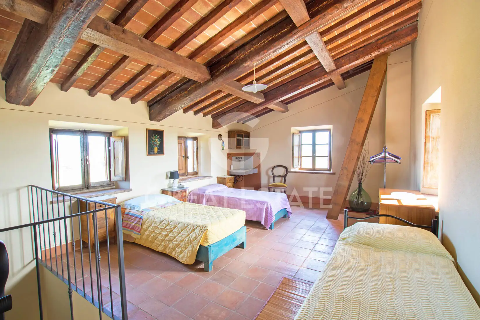 House 190m² in Italy, Arezzo. Priced at 530000€ rent photo-13
