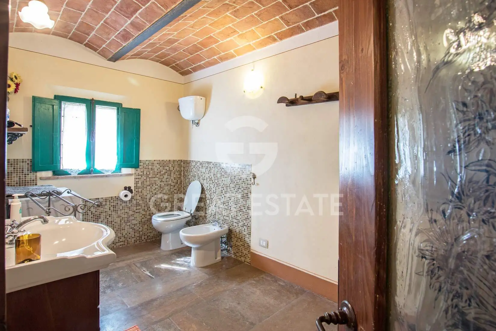 House 190m² in Italy, Arezzo. Priced at 530000€ rent photo-11