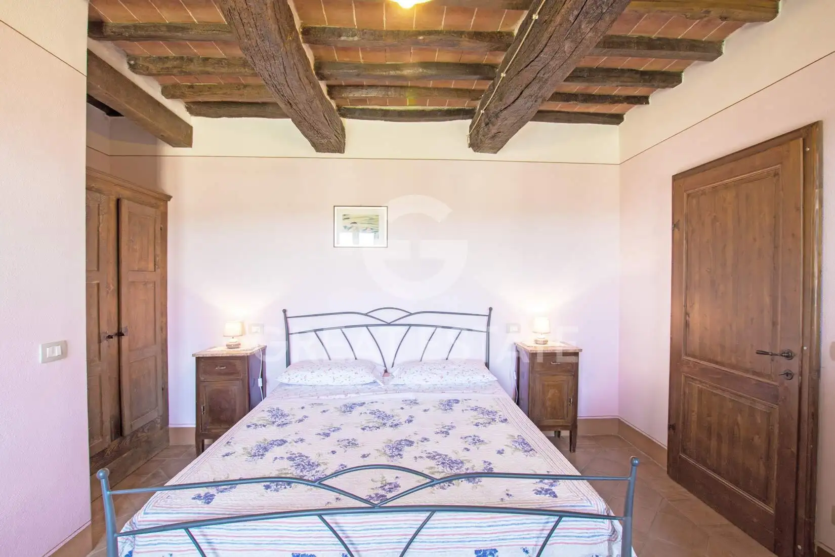 House 190m² in Italy, Arezzo. Priced at 530000€ rent photo-14