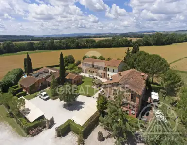 Buy in Italy for 5200000€
