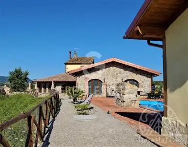 Buy in Italy for 698000€