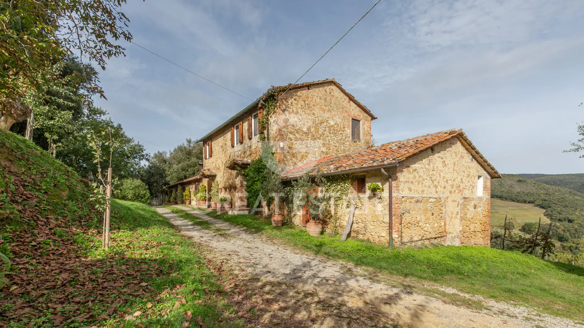 House 401m² in Italy, Siena. Priced at 500000€ rent photo-7