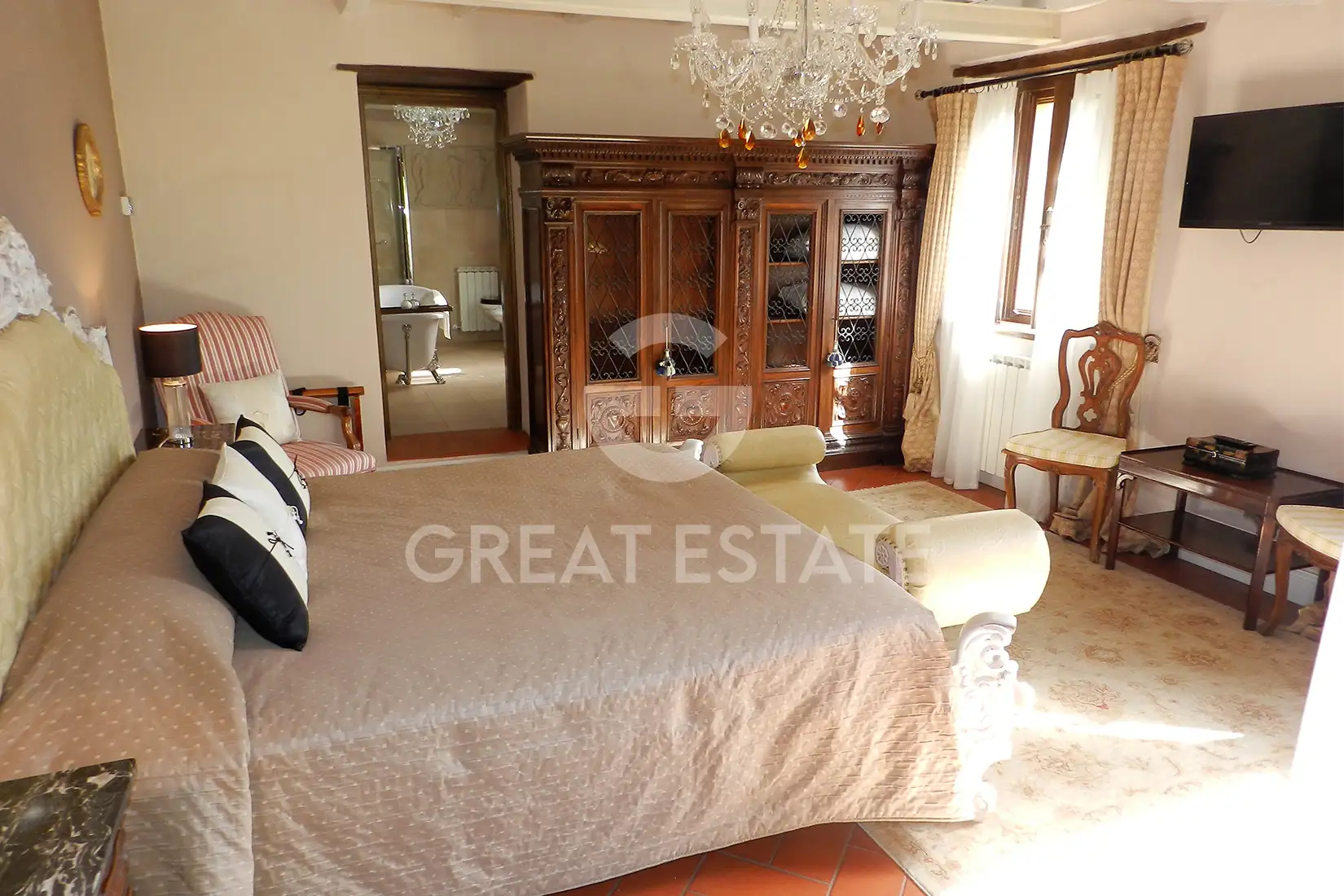 Villa 1045m² in Italy, Lucca. Priced at 3300000€ rent photo-14