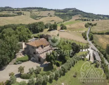 Buy in Italy for 1950000€