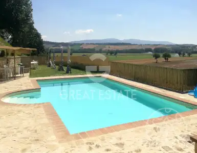Buy in Italy for 880000€