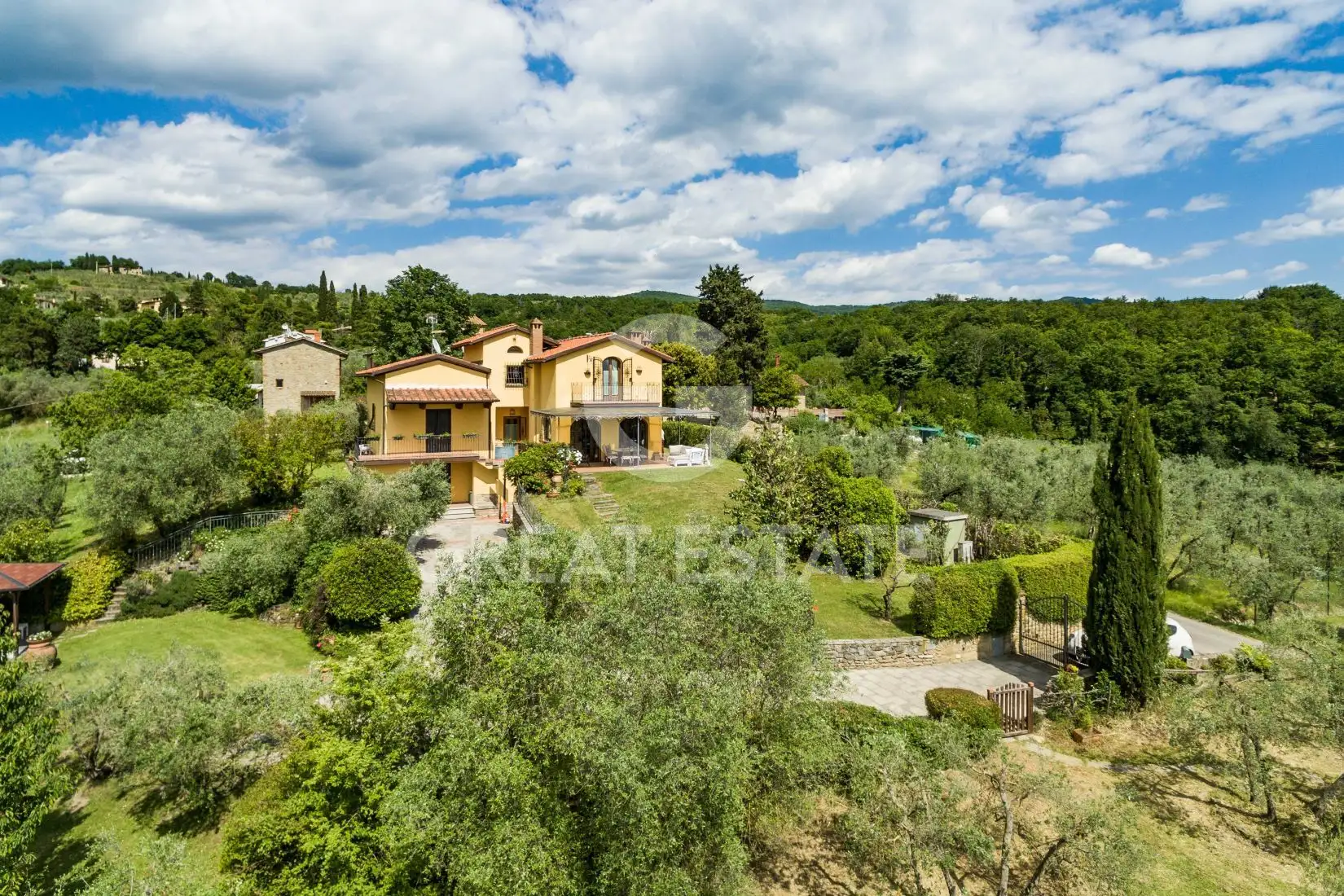 Villa 490m² in Italy, Arezzo. Priced at 740000€ rent photo-1