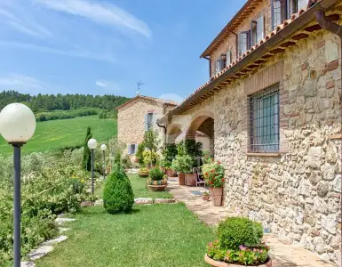 Buy in Italy for 1680000€