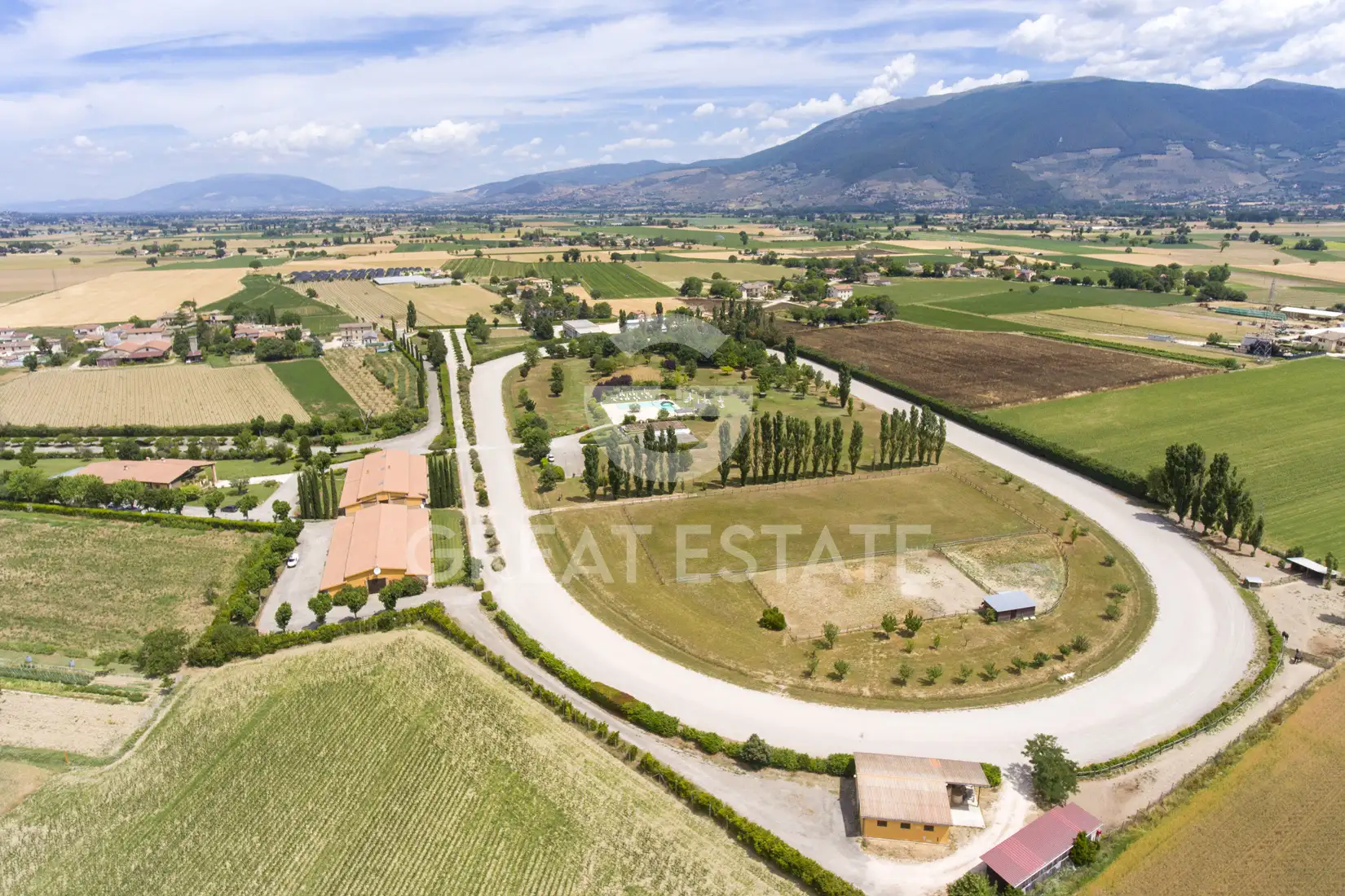 Hotels 3491m² in Italy, Perugia. Priced at 5000000€ rent photo-8