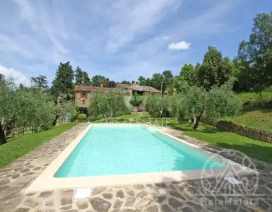 Buy in Italy for 790000€