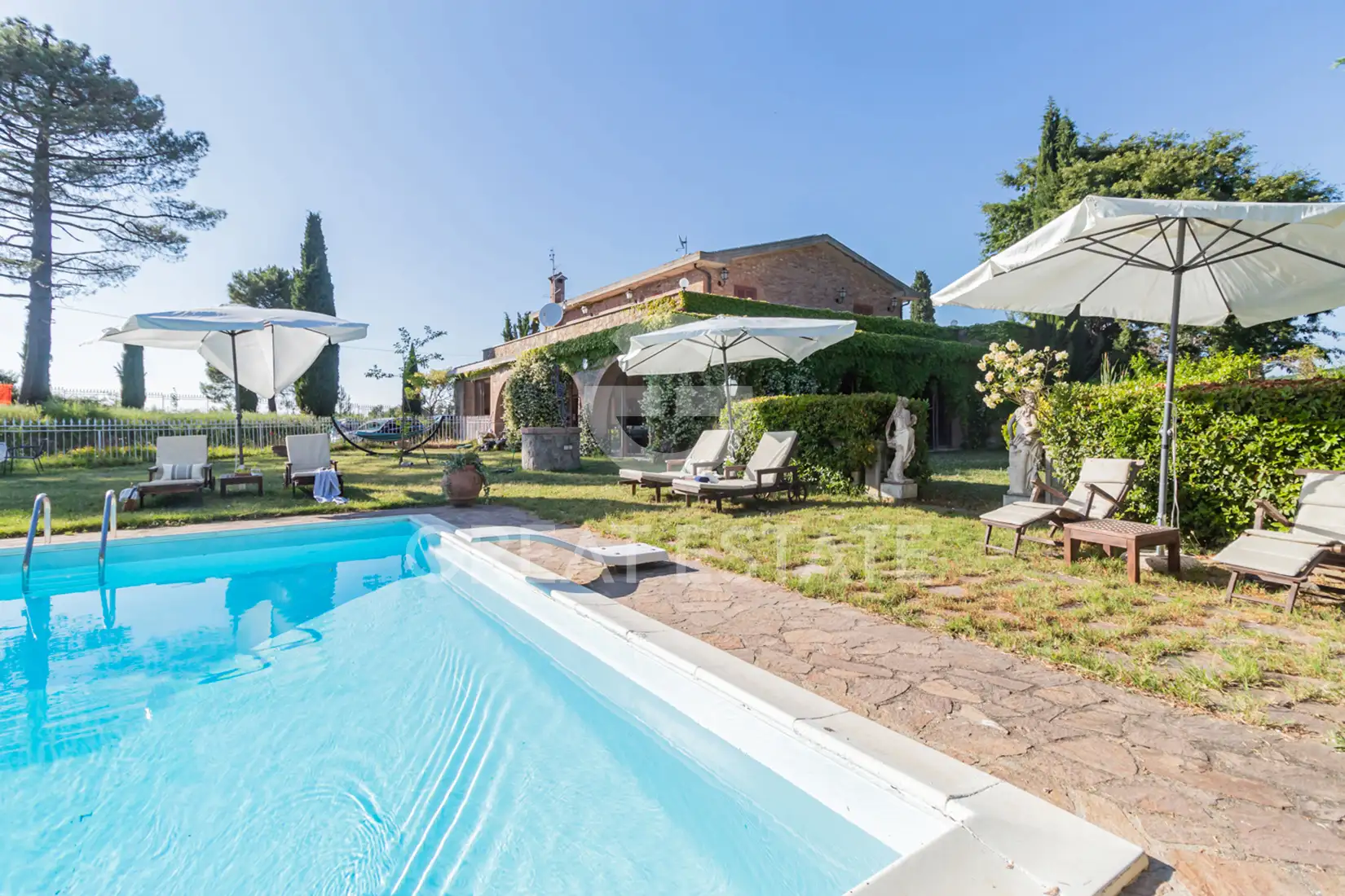 House 2450m² in Italy, Terney. Priced at 1950000€ rent photo-3