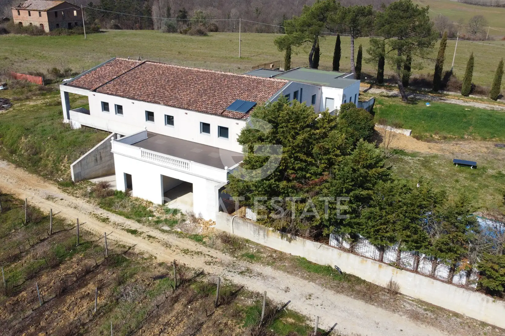 House 2450m² in Italy, Terney. Priced at 1950000€ rent photo-14