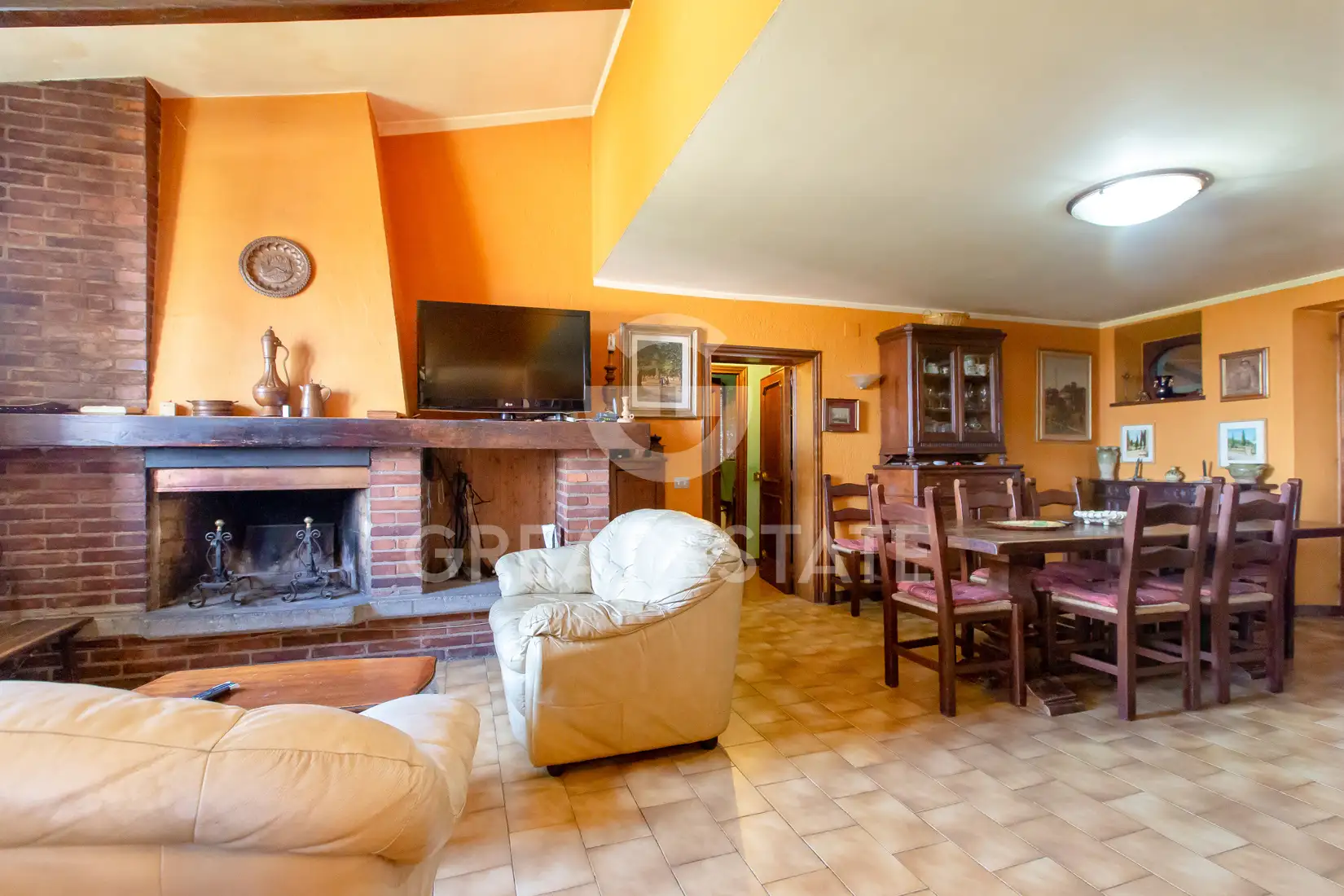 House 662m² in Italy, Siena. Priced at 630000€ rent photo-14