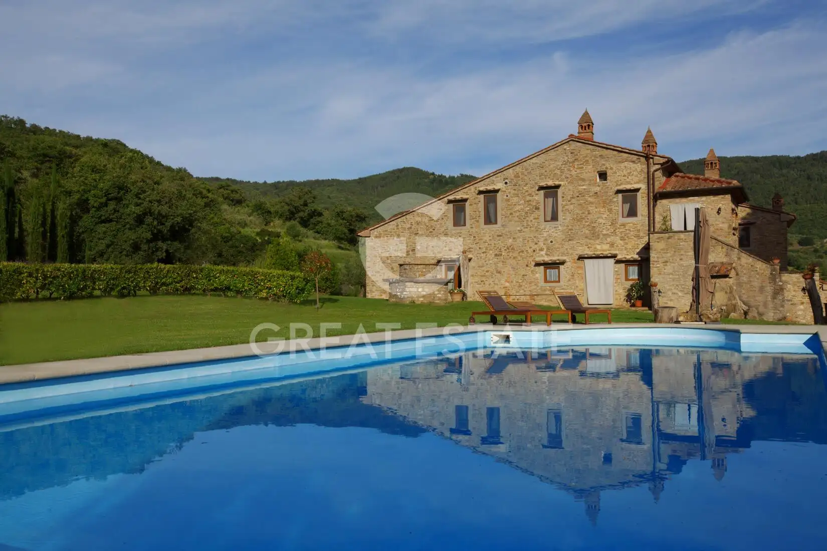 House 510m² in Italy, Arezzo. Priced at 2700000€ rent photo-3