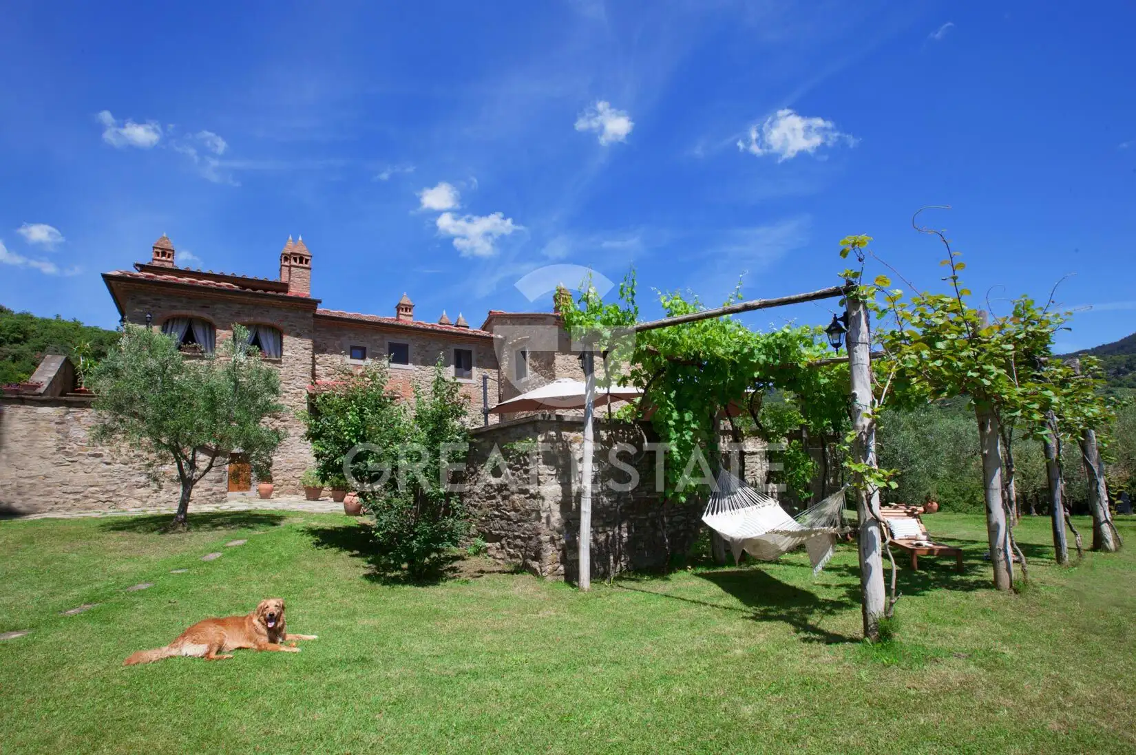 House 510m² in Italy, Arezzo. Priced at 2700000€ rent photo-8