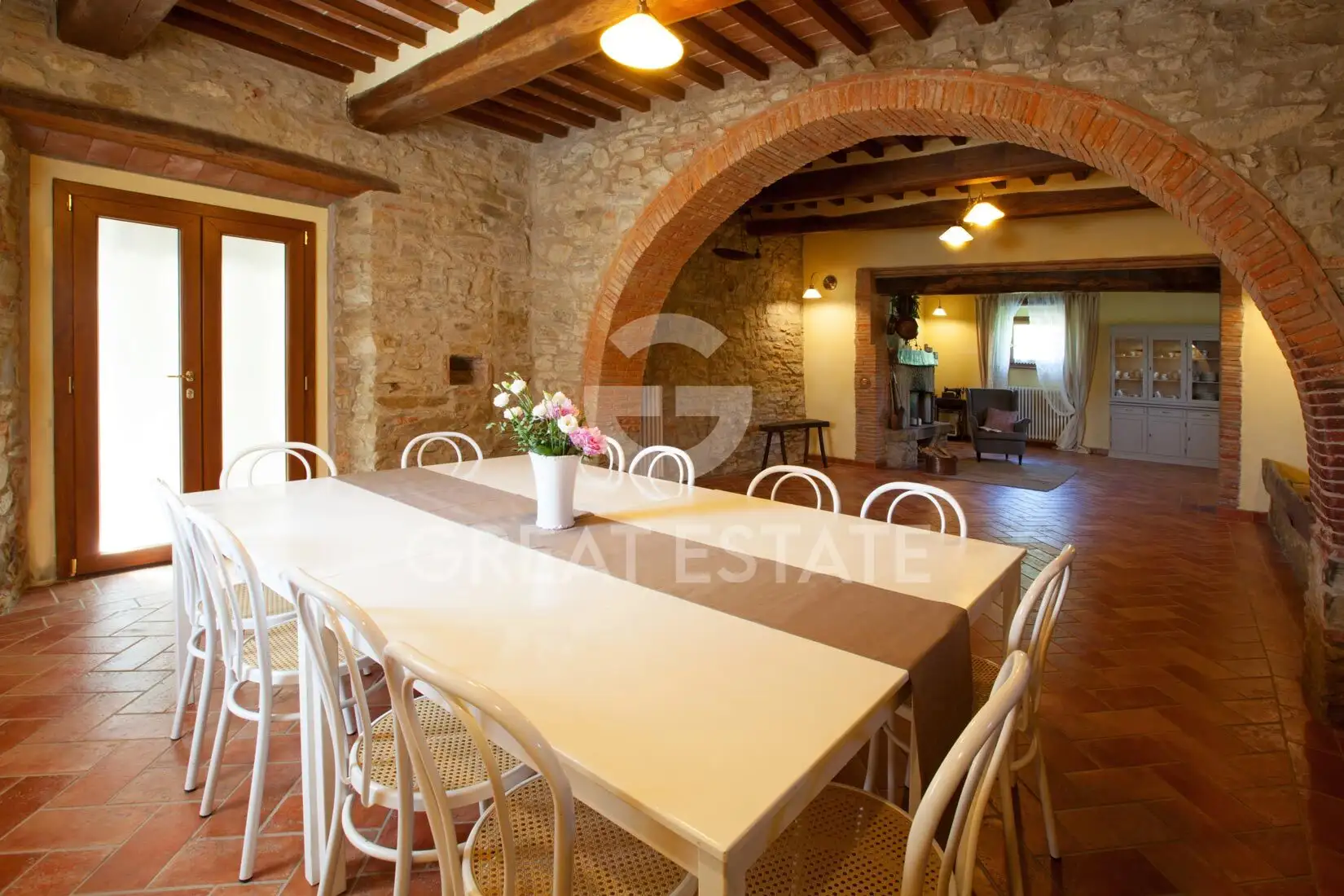 House 510m² in Italy, Arezzo. Priced at 2700000€ rent photo-9