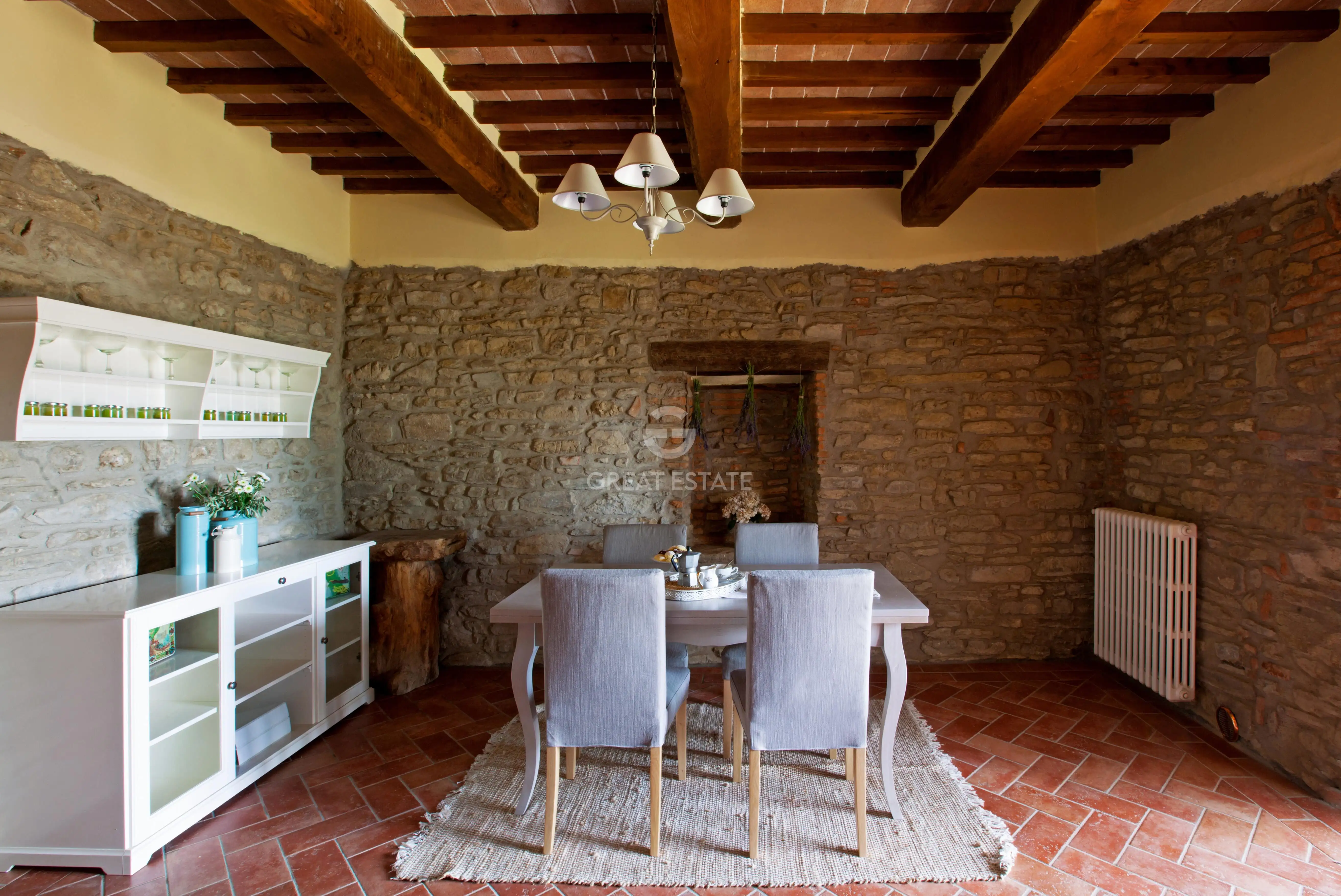 House 510m² in Italy, Arezzo. Priced at 2700000€ rent photo-10