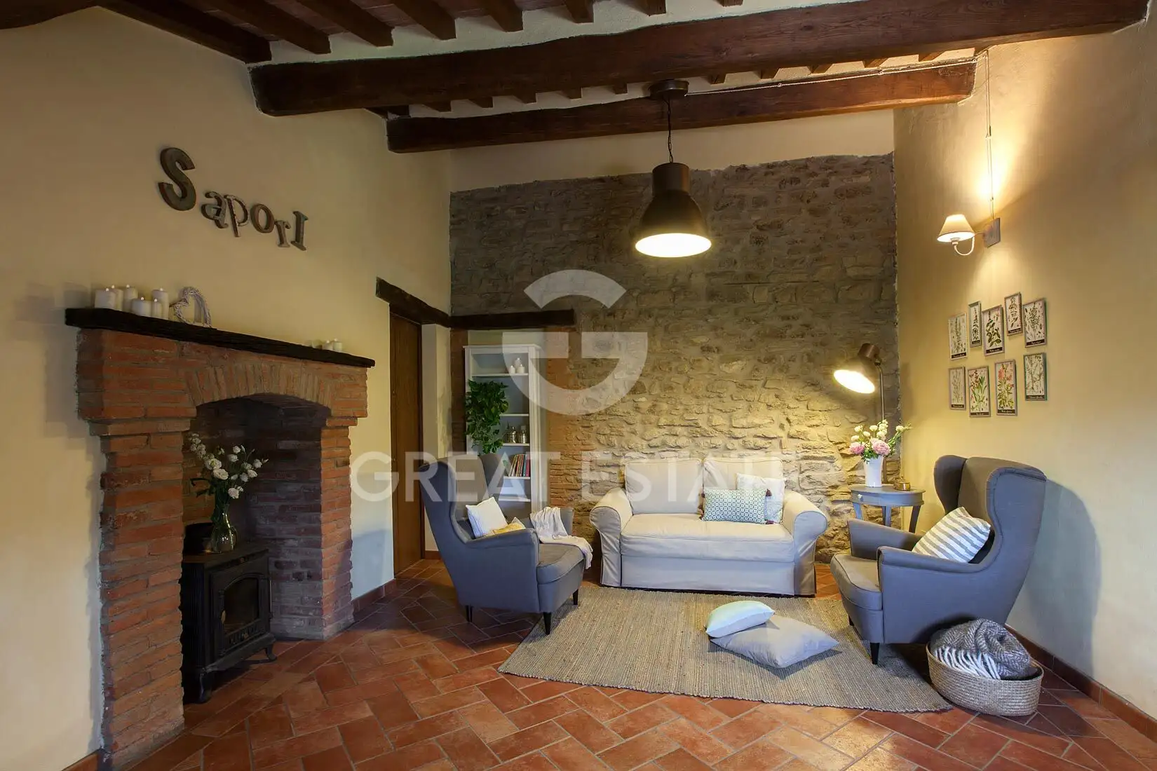 House 510m² in Italy, Arezzo. Priced at 2700000€ rent photo-12