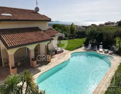 Buy in Italy for 1190000€