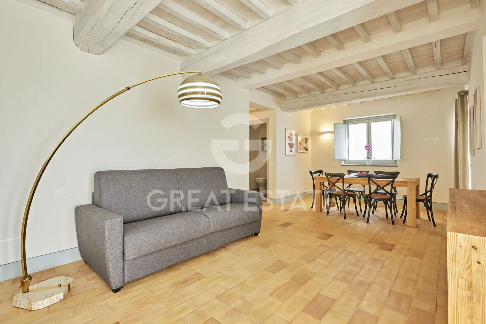House 300m² in Italy, Arezzo. Priced at 2400000€ rent photo-15