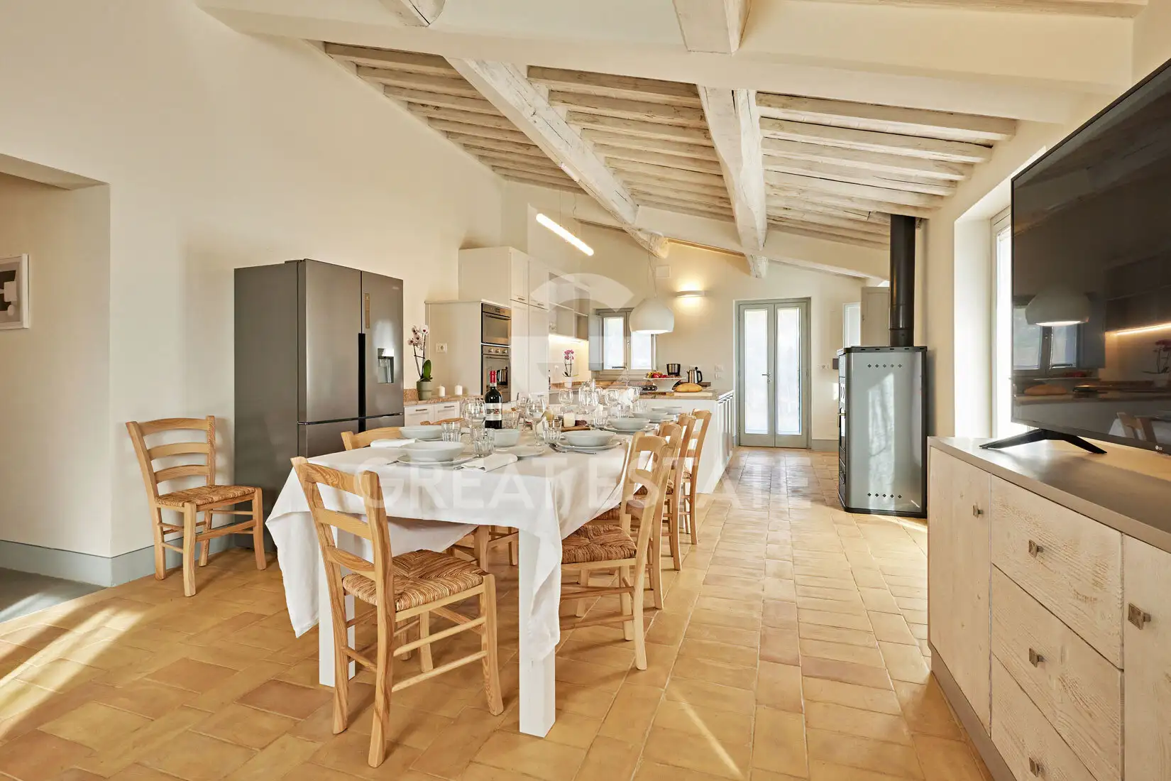 House 300m² in Italy, Arezzo. Priced at 2400000€ rent photo-13