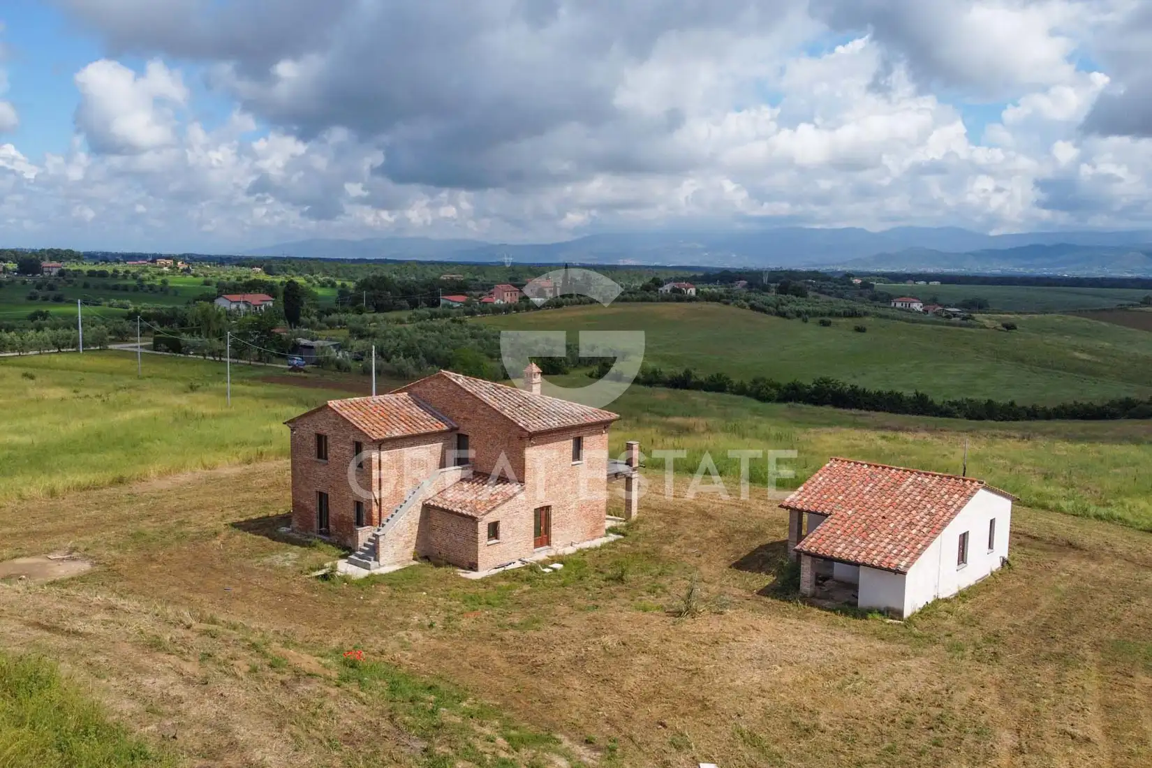 House 395m² in Italy, Perugia. Priced at 645000€ rent photo-5