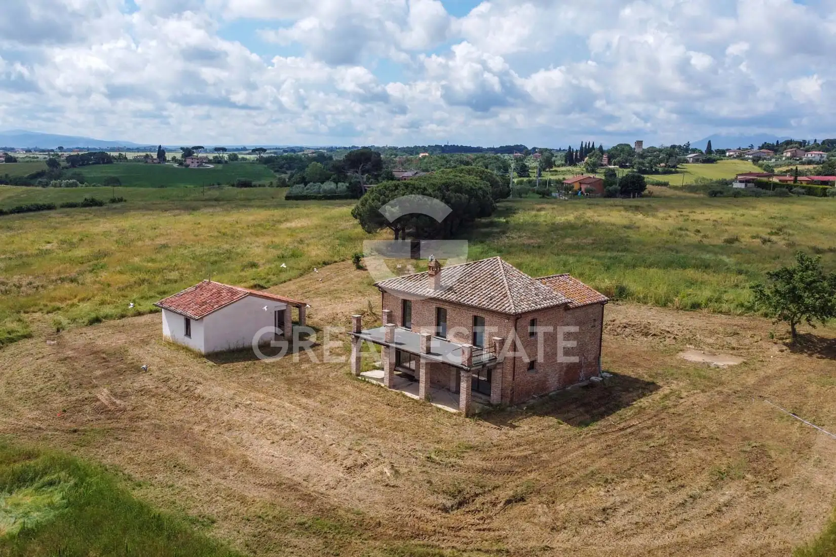 House 395m² in Italy, Perugia. Priced at 645000€ rent photo-11