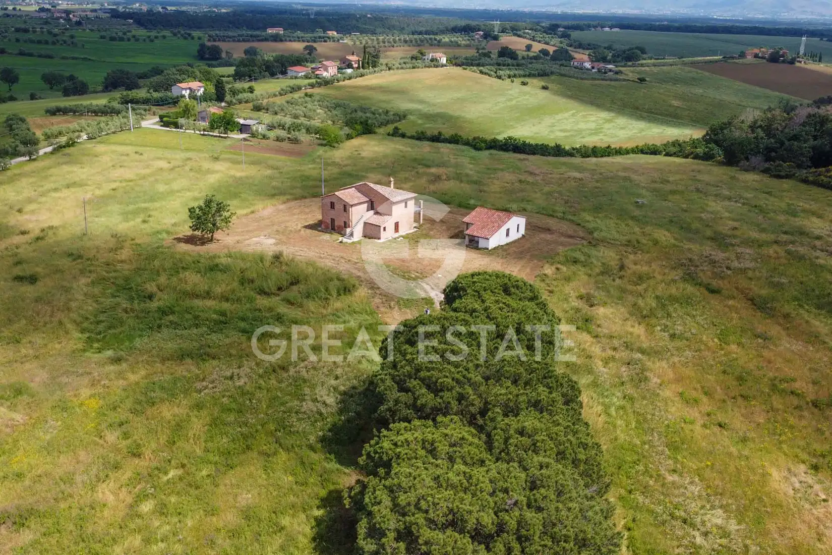 House 395m² in Italy, Perugia. Priced at 645000€ rent photo-13