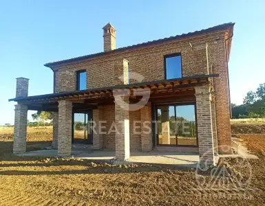 Buy in Italy for 645000€