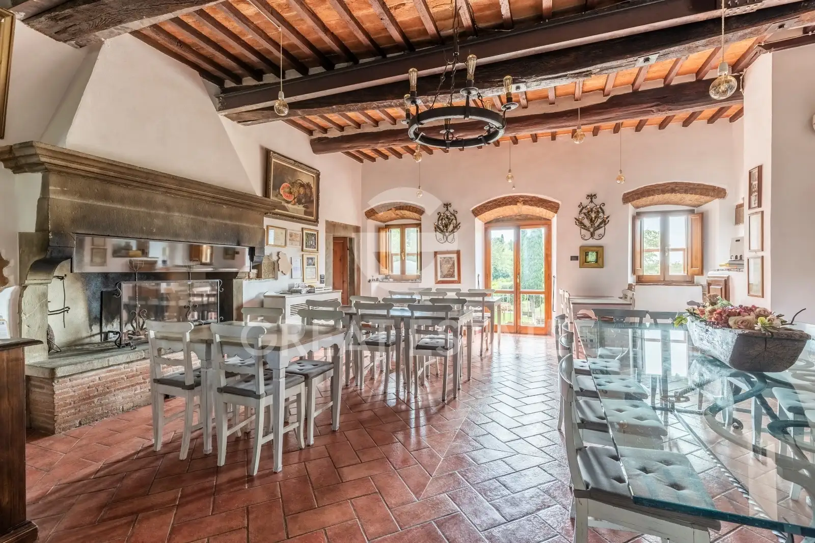 House 2389m² in Italy, Perugia. Priced at 1950000€ rent photo-4