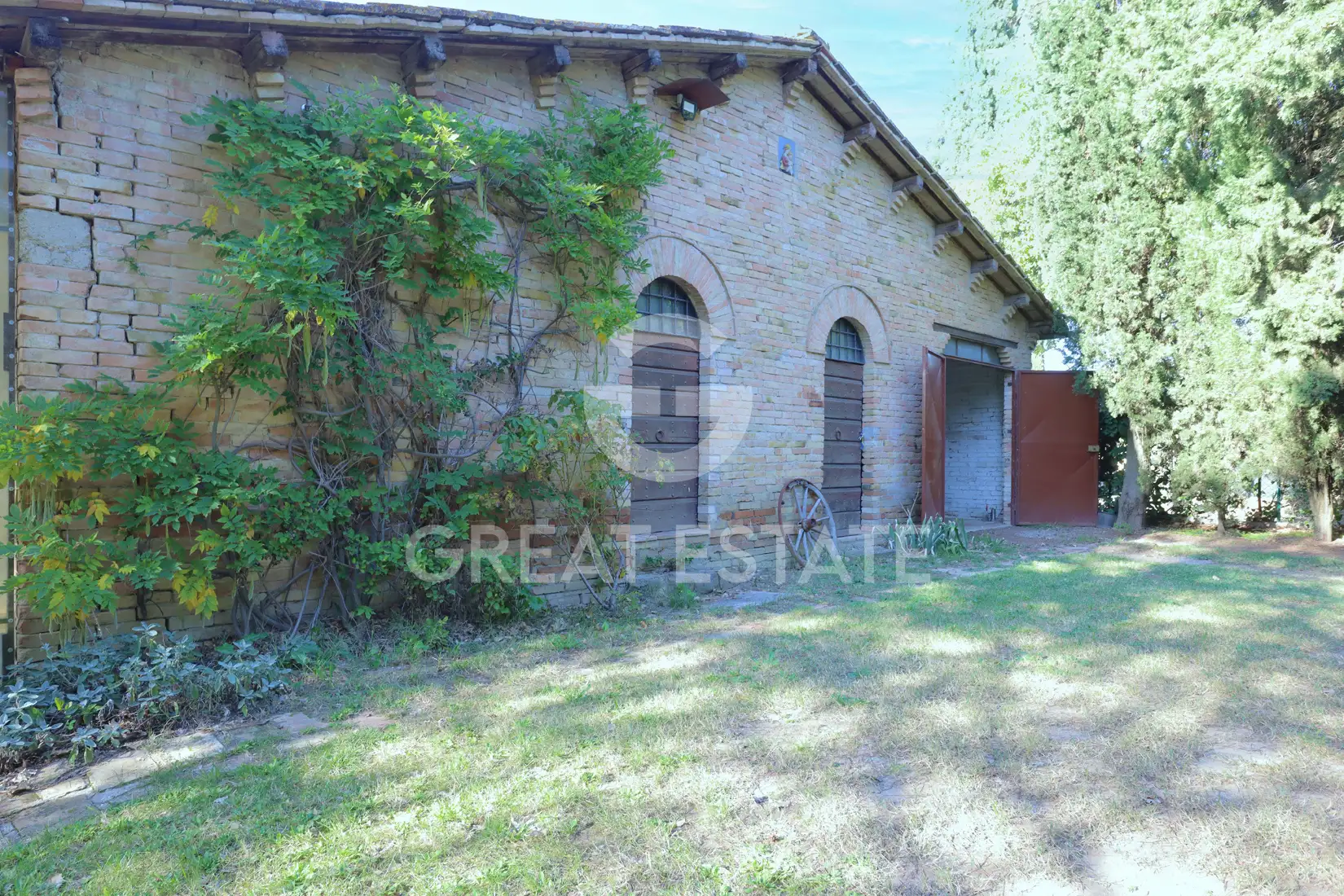 House 654m² in Italy, Perugia. Priced at 995000€ rent photo-4