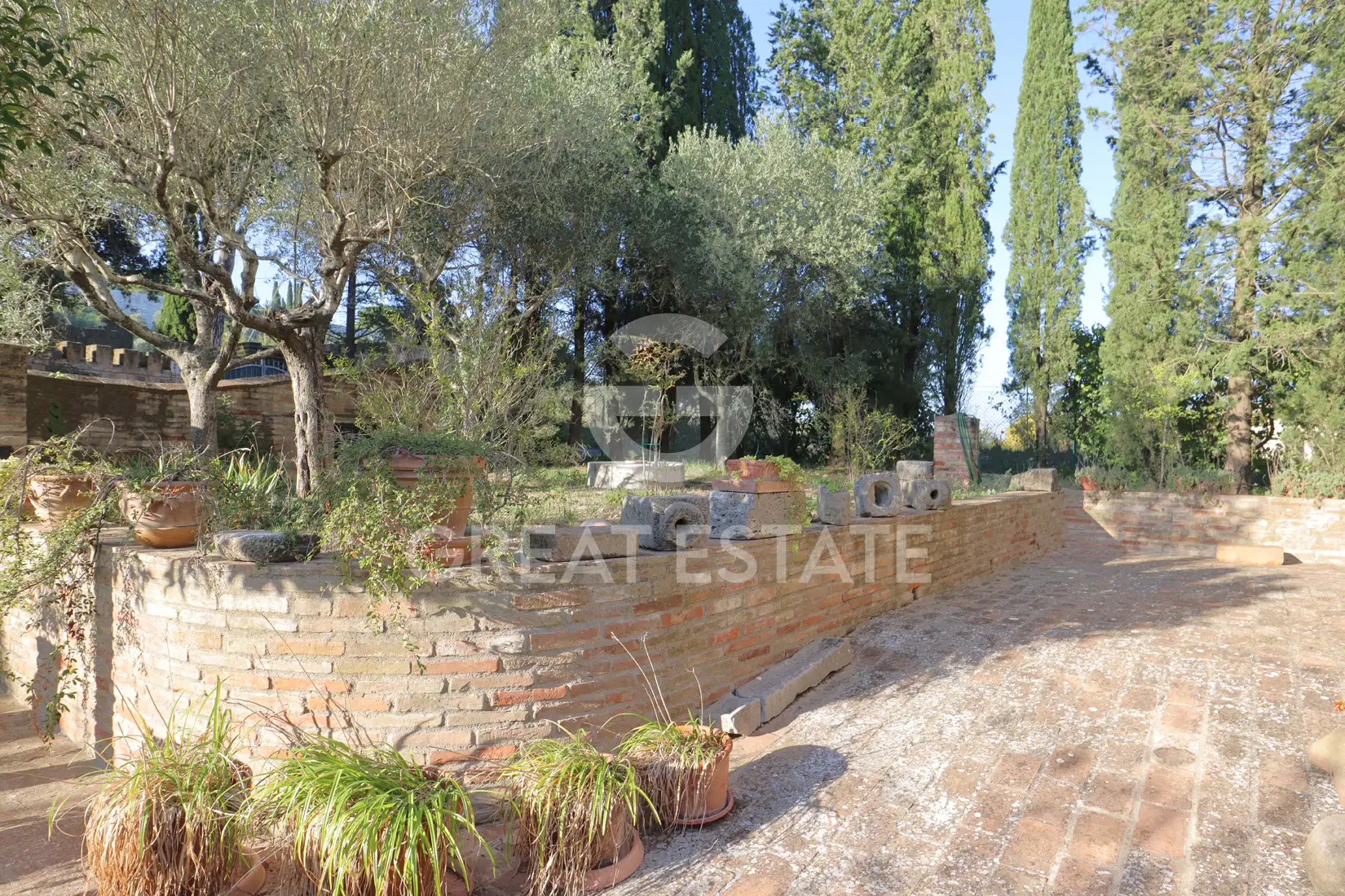 House 654m² in Italy, Perugia. Priced at 995000€ rent photo-5