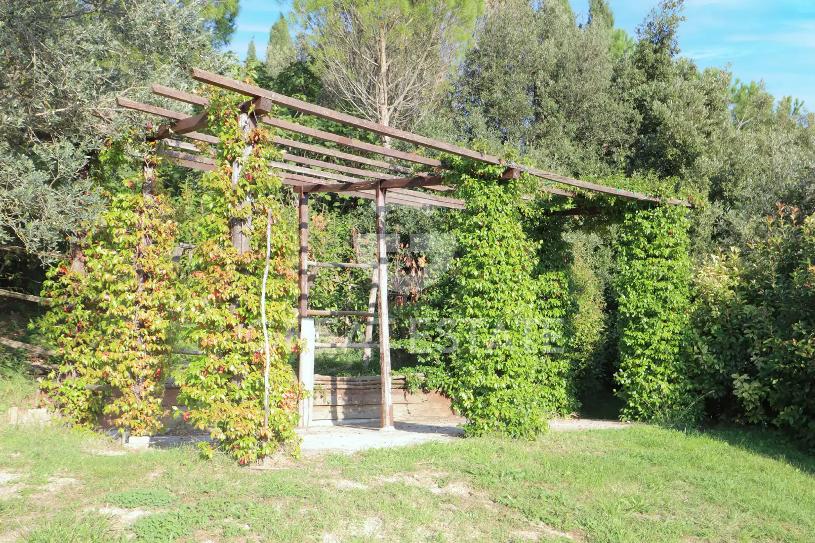 House 654m² in Italy, Perugia. Priced at 995000€ rent photo-8