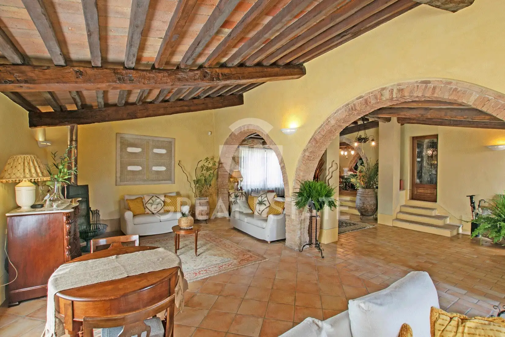 House 489m² in Italy, Siena. Priced at 1350000€ rent photo-10