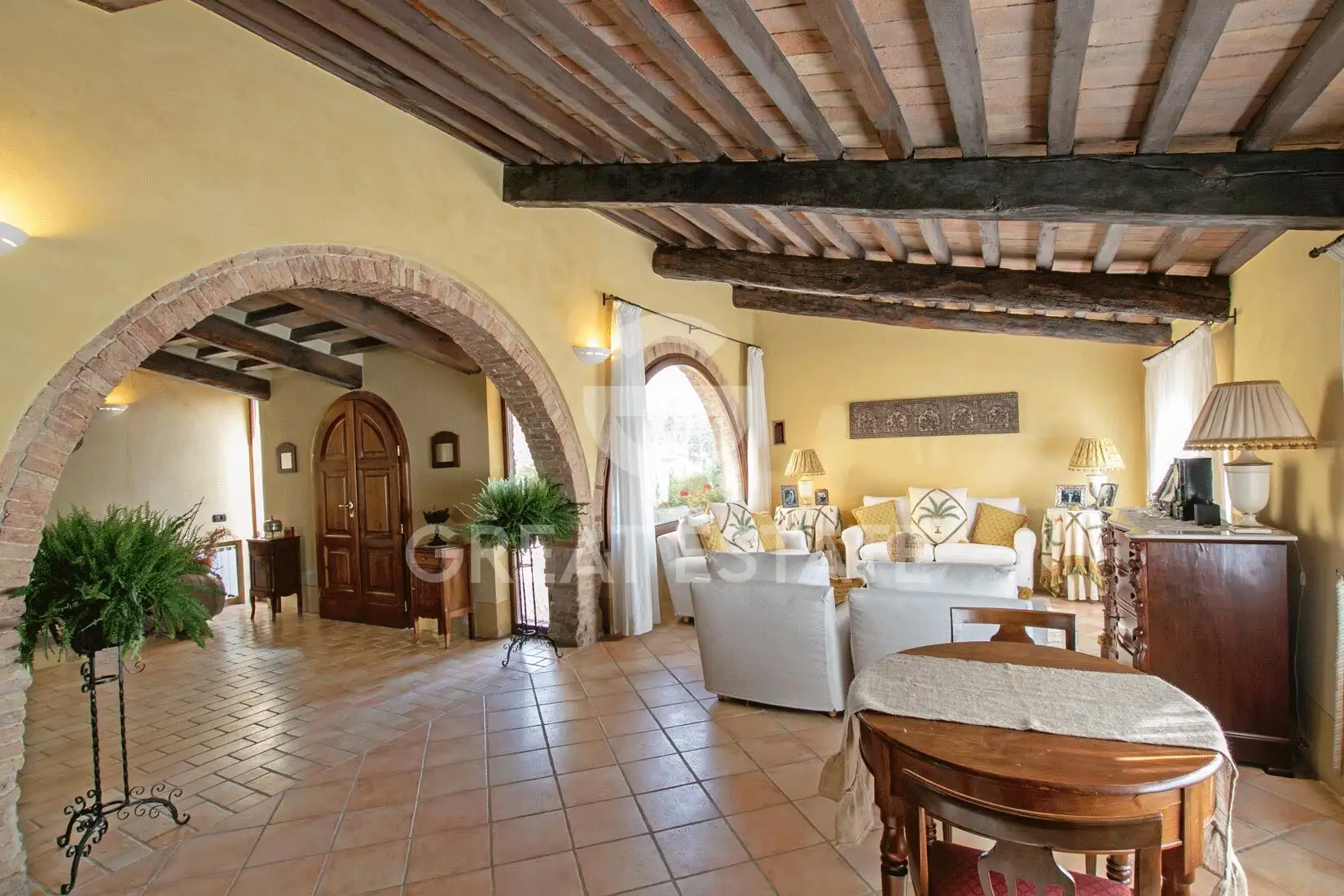 House 489m² in Italy, Siena. Priced at 1350000€ rent photo-13