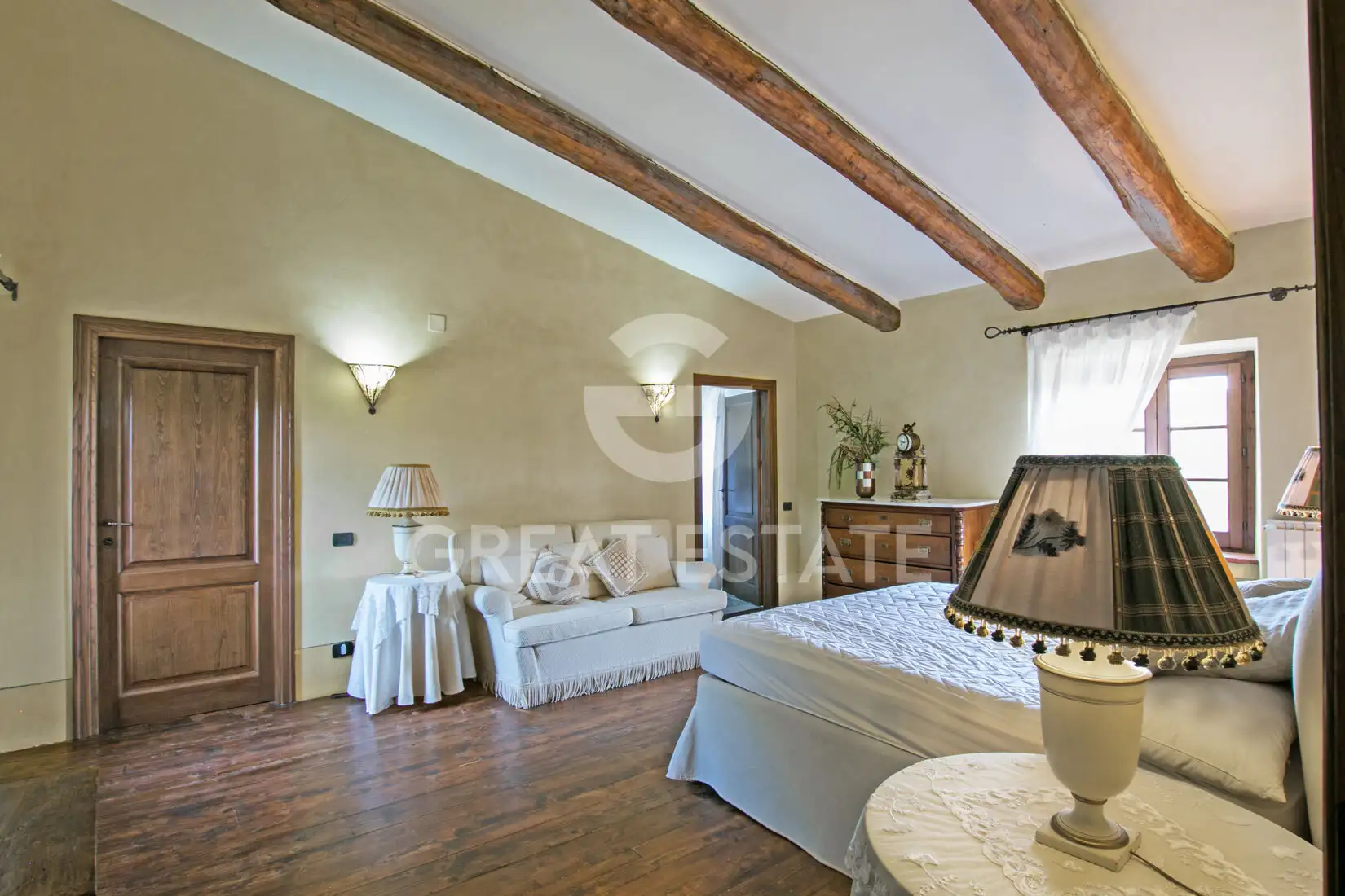 House 489m² in Italy, Siena. Priced at 1350000€ rent photo-9