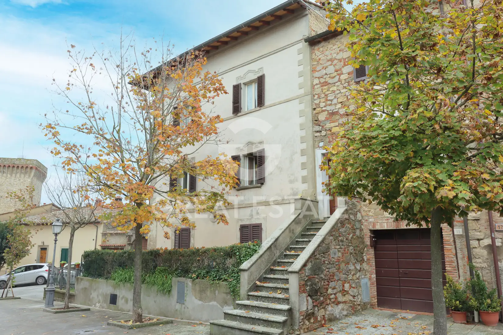 House 345m² in Italy, Arezzo. Priced at 540000€ rent photo-2