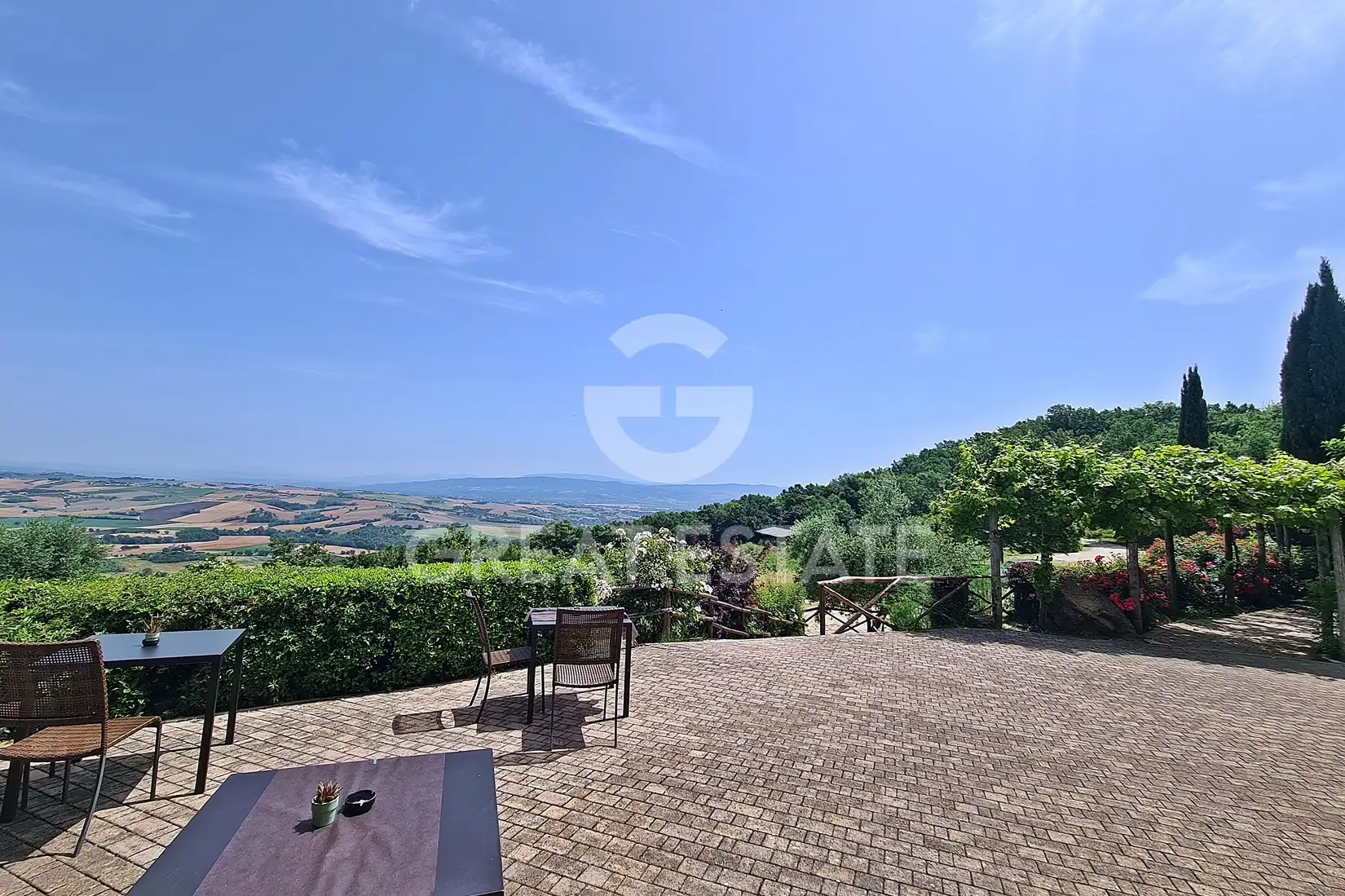 House 815m² in Italy, Terney. Priced at 945000€ rent photo-3