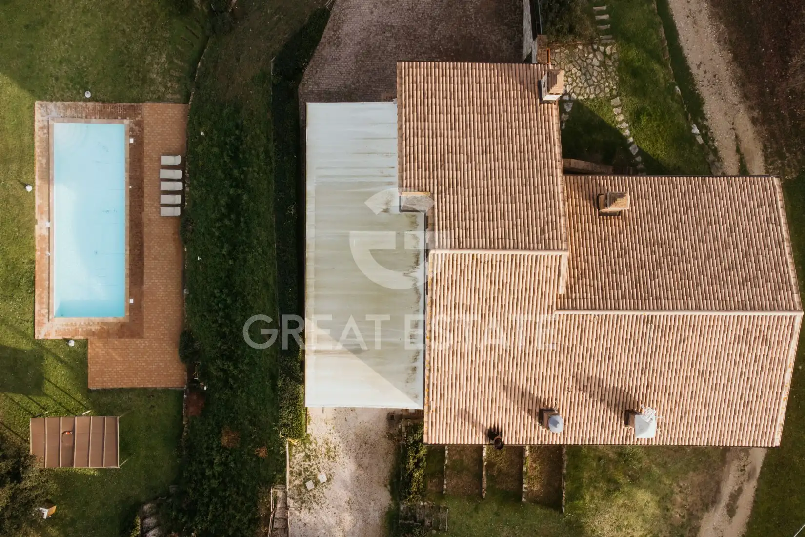 House 815m² in Italy, Terney. Priced at 945000€ rent photo-4