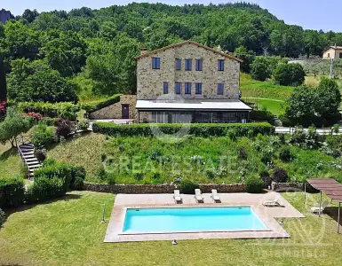 Buy in Italy for 945000€